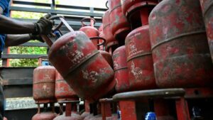 गैस सिलेंडर संकट