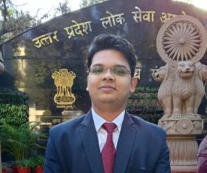 sonbhadra-ke-laal-ka-kamaal-22vi-rank-laakar-bane-nayab-tehsildar