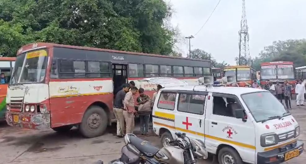 bijnor-roadways-parisar-mein-bus-driver-ne-ki-aatmahatya