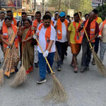 पीएम के आगमन को लेकर शहर को चमकाने में जुटे भाजपाई, चलाया स्वच्छता अभियान
