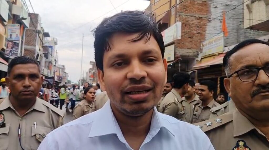 jalaun-market-shops-sealed-on-court-order