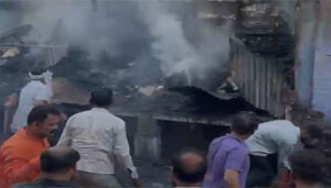 झांसी : मऊरानीपुर में आठ दुकानों में लगी भीषण आग लाखों का सामान जलकर राख