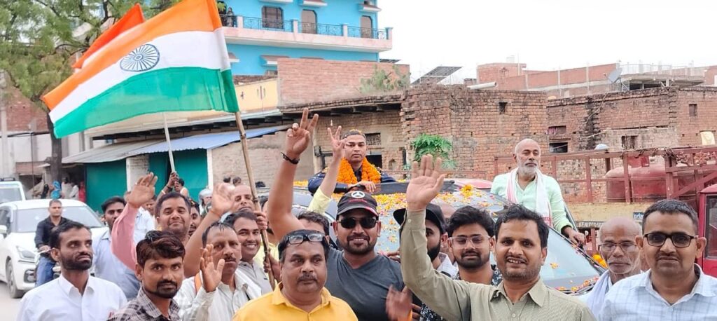 pcs-mein-chayanit-jilajeet-maurya-ka-gaon-mein-bhavya-swagat