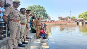 varanasi-ke-karmdeshwar-mahadev-mandir-ke-talab-mein-doobne-se-kishor-ki-maut